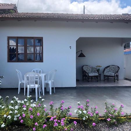 Casinha De Praia Na Fazenda Da Armacao Говернадор-Селсу-Рамус Экстерьер фото